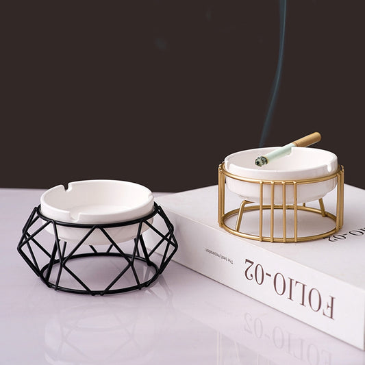 Cinzeiro cerâmico Dourado/Preto