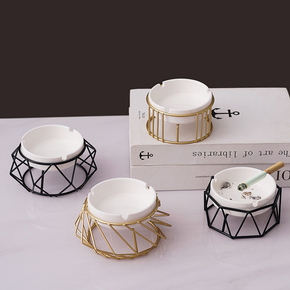 Cinzeiro cerâmico Dourado/Preto